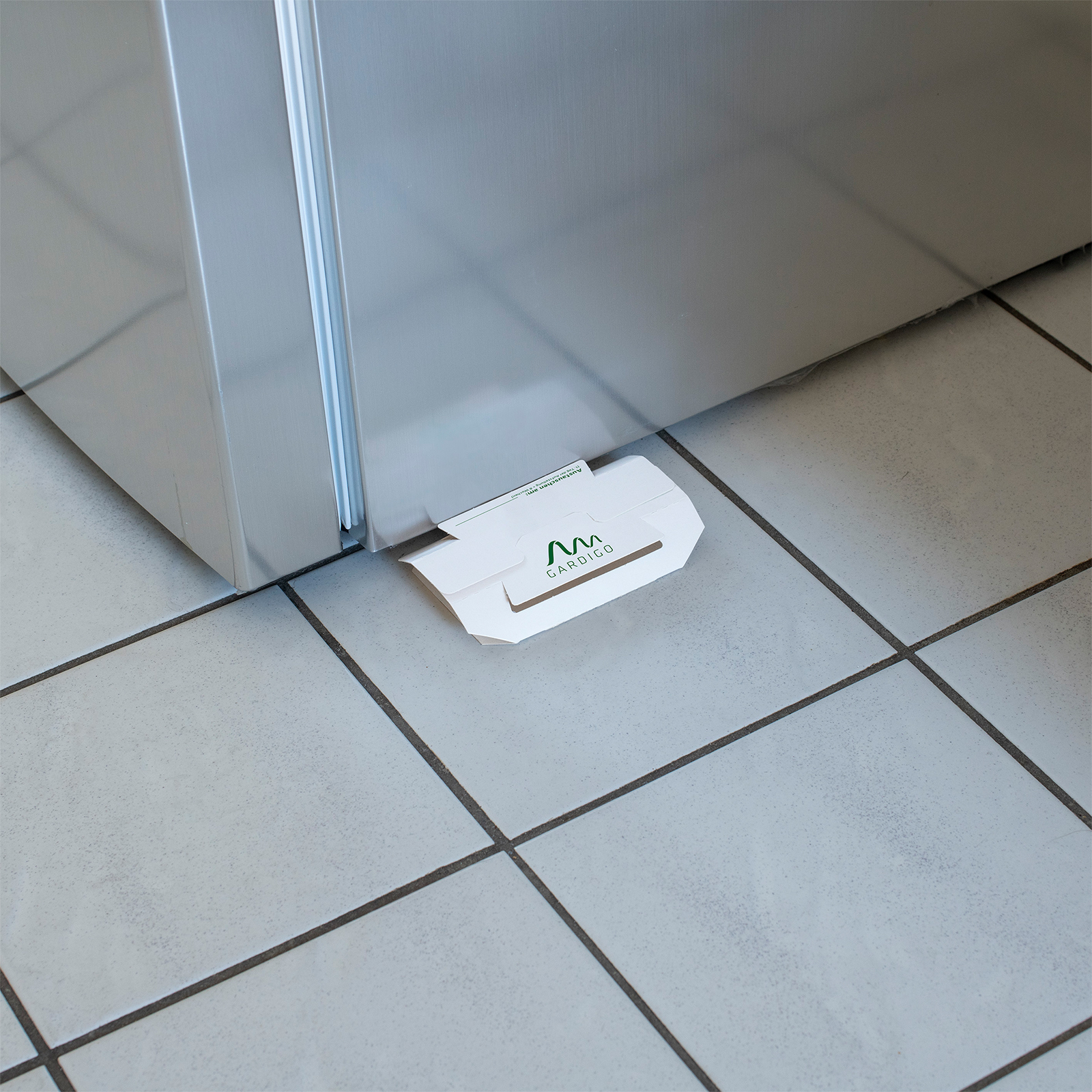 668043-Schaben-Falle-3er-Set-Lebensmittel-Problem-mit-Kakerlaken Schaben können Krankheitserreger verbreiten und sollten deshalb von Räumen mit Lebensmitteln ferngehalten werden.