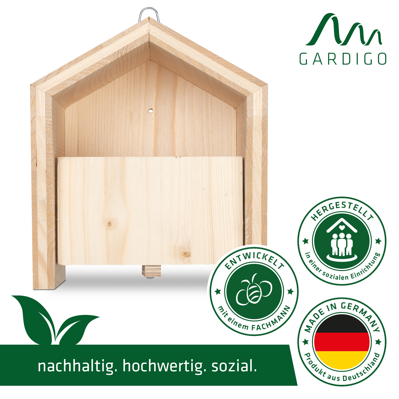 hochwertiges-halbhoehlen-nisthaus-92252 Das Nisthaus wird aus hochwertiger Massivholzplatte in einer sozialen Einrichtung in Deutschland gefertigt.