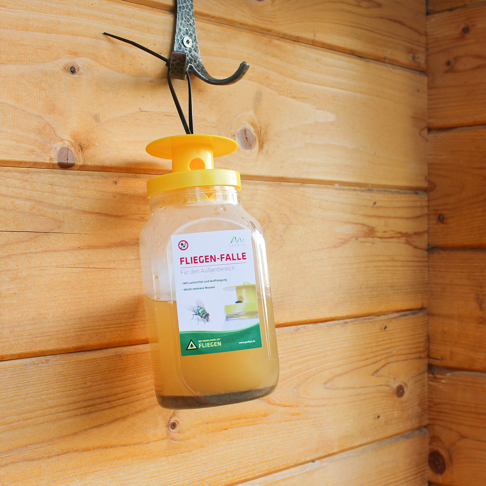 66805-fliegen-falle-gartenhaus-schmeissfliegen-loswerden Sie können die Fliegen-Falle auch präventiv einsetzen um Ihren Lieblingsplatz vor den nervigen Insekten zu schützen.