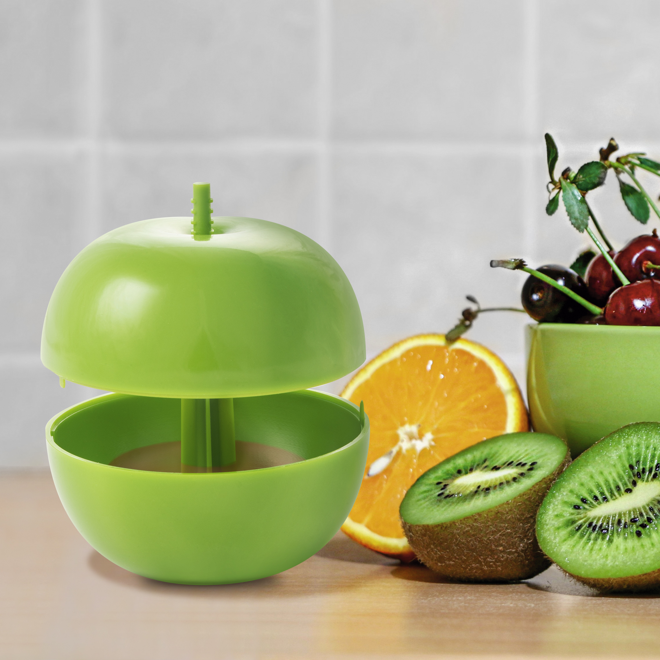 666633-Fruchtfliegen-Falle-Apfel-3er-Set-Obst-Kueche Zwar sind die Obstfliegen ungefährlich, allerdings ist der Gedanke die Eier und Larven mit zu essen für viele ekelerregend.