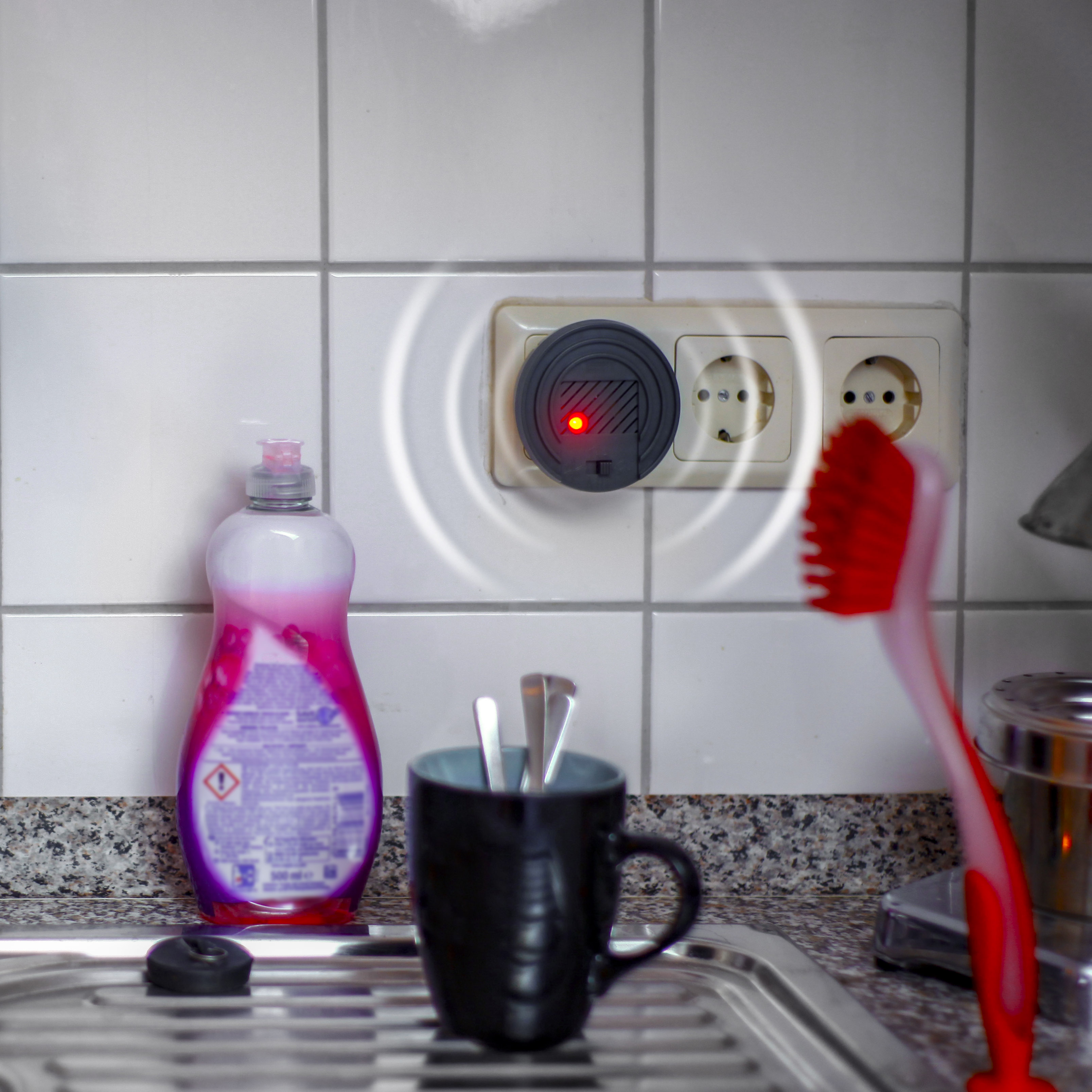 90801-Vario_Schutz-3-in-1-Kueche-gegen-Ungeziefer Das Gerät kann in jedem Raum mit passender Steckdose angebracht und eingesetzt werden.