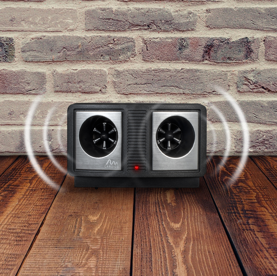 62317-Gardigo-Maeuse-Ameisen-Abwehr-Dual-Anti-Maus-Anti-Ameisen Der Ultraschall ist für Menschen nicht hörbar aber lässt den Bereich für Mäuse, Ameisen und Ratten unangenehm erscheinen.